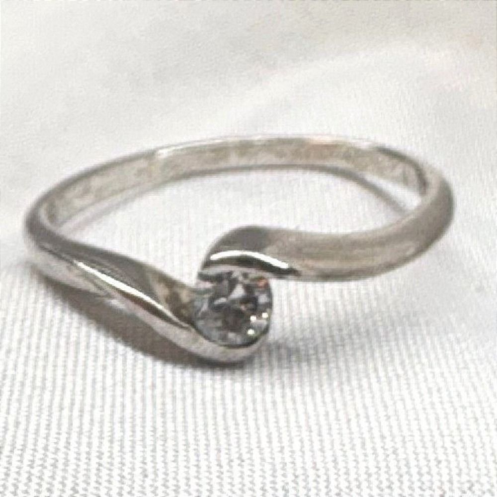 Unbranded Stacking Ring Women Size 6.5 Silver Excellent 925 Wave Stone Solitaire